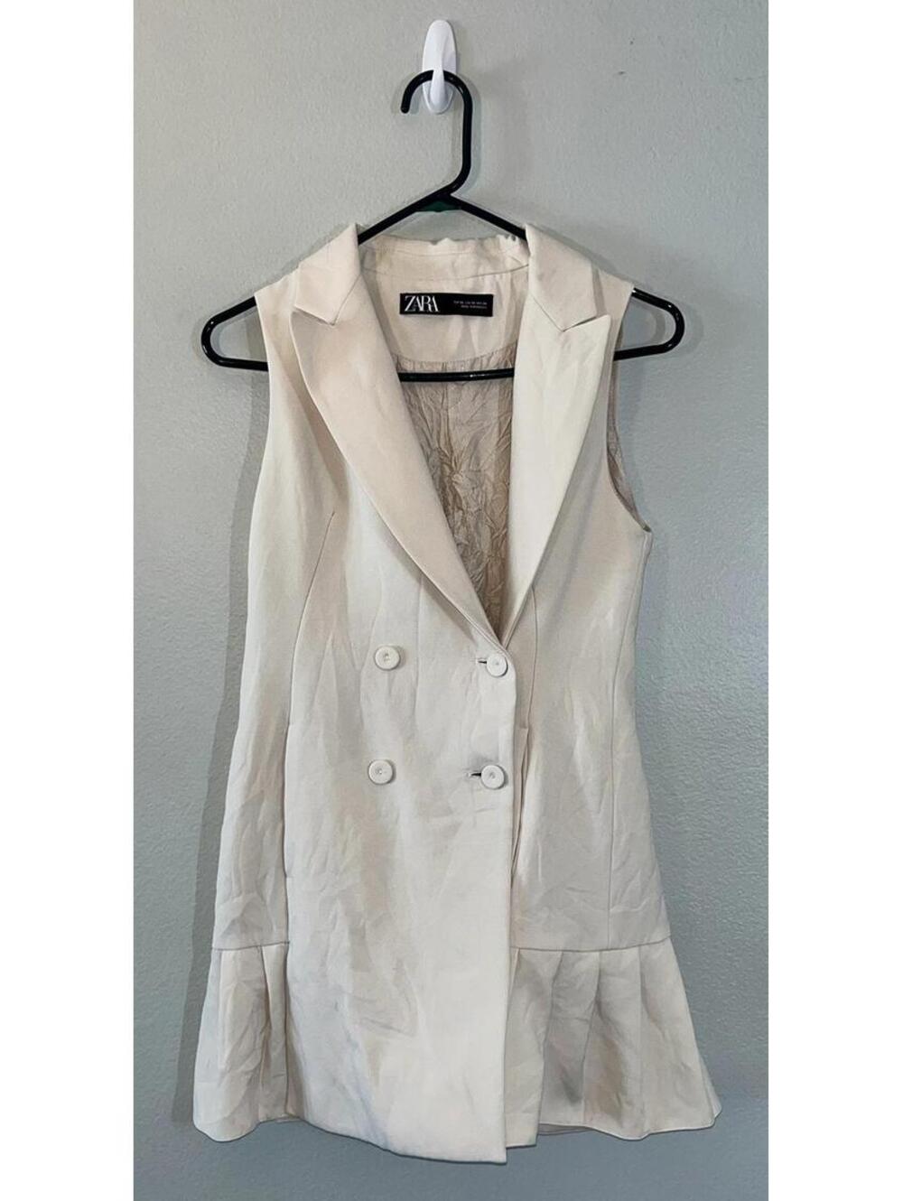ZARA Cream Colored Sleeveless Vest/Blazer Womens Size XS